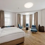 Theresian Hotel 4*