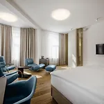 Hotel Theresian 4*